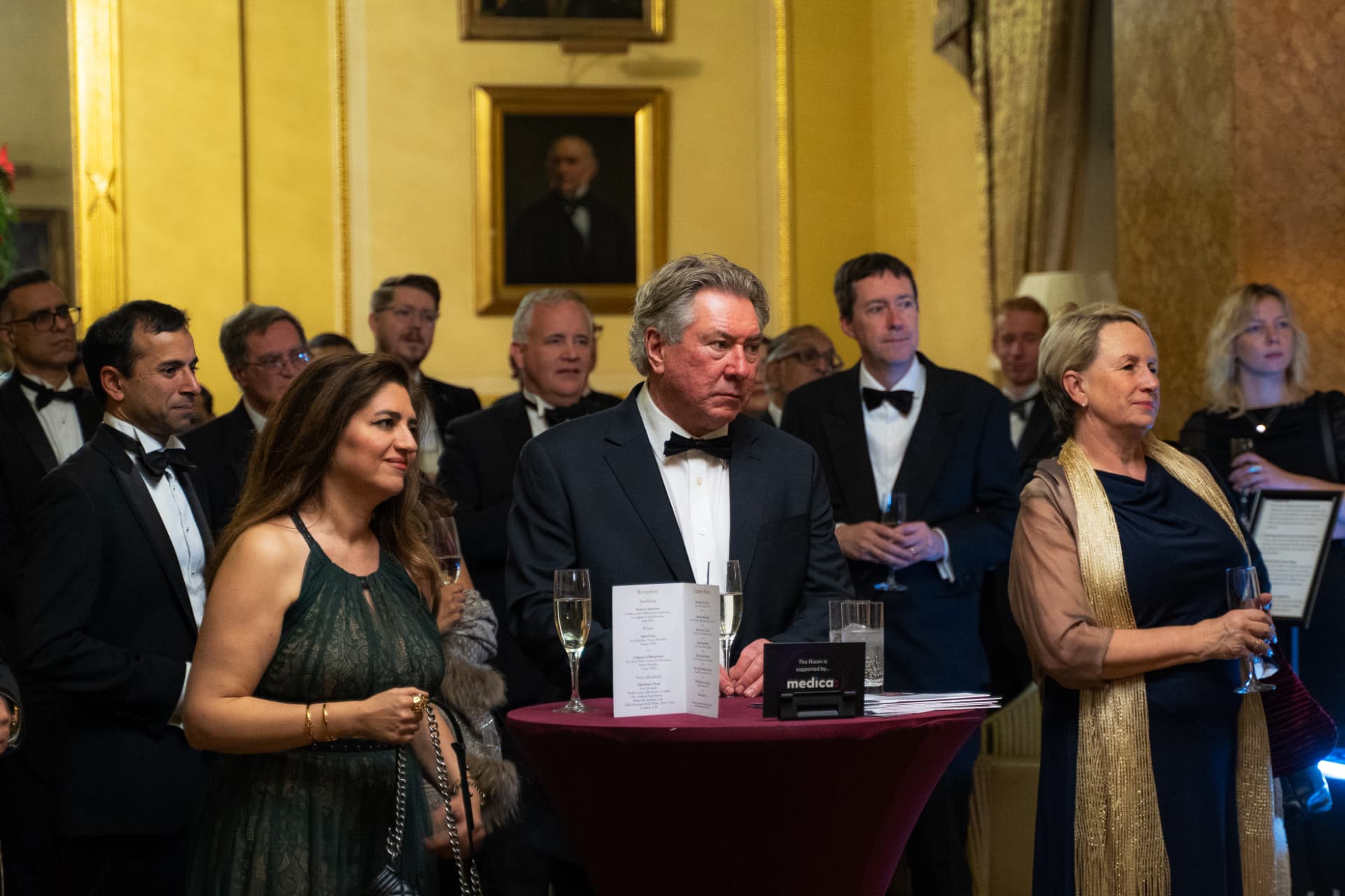Guests in conversation during the Medica radiology dinner